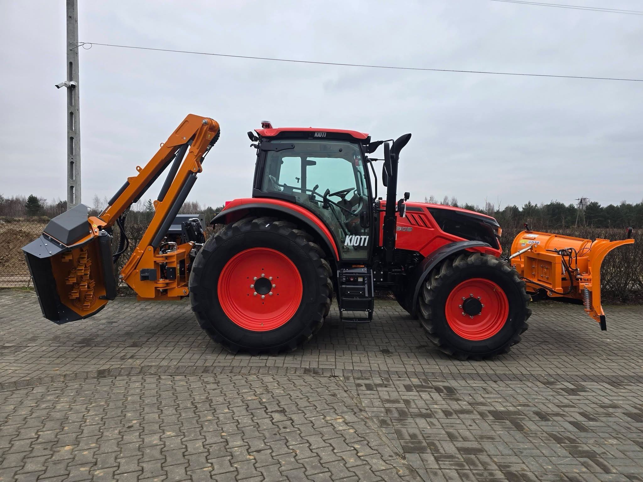 Segadora de desplazamiento lateral KRP en PZD Grodzisk Mazowiecki  