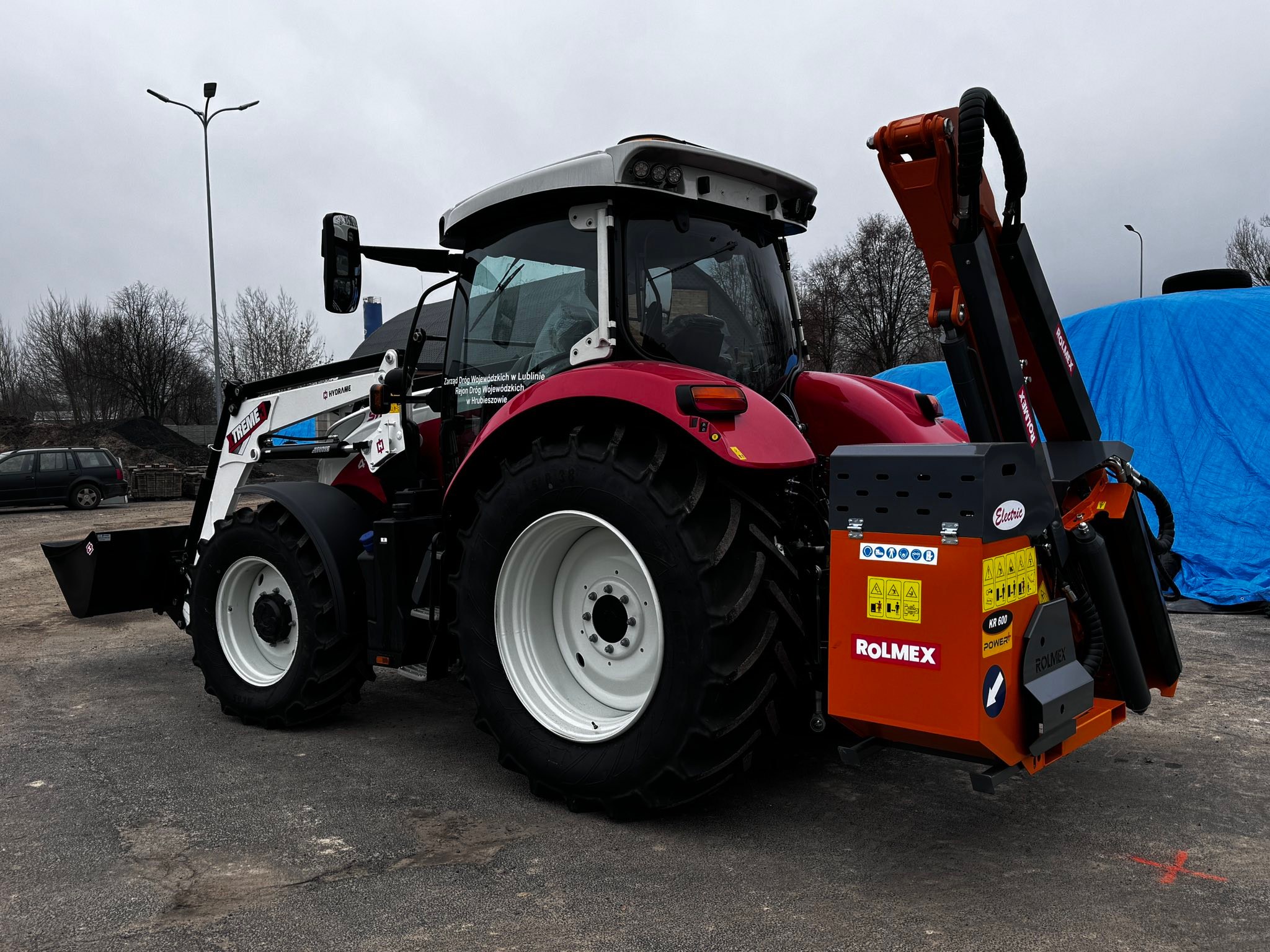 Ciągnik Steyr z ramieniem hydraulicznym ROLMEX KR 600 Power+ dla Rejonu Dróg Wojewódzkich w Lublinie
